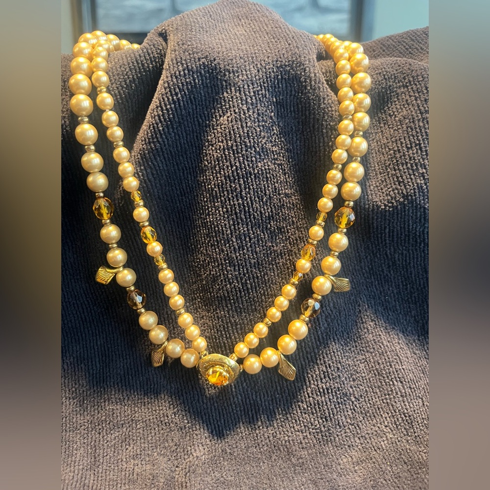 Double stand gold faux pearl necklace